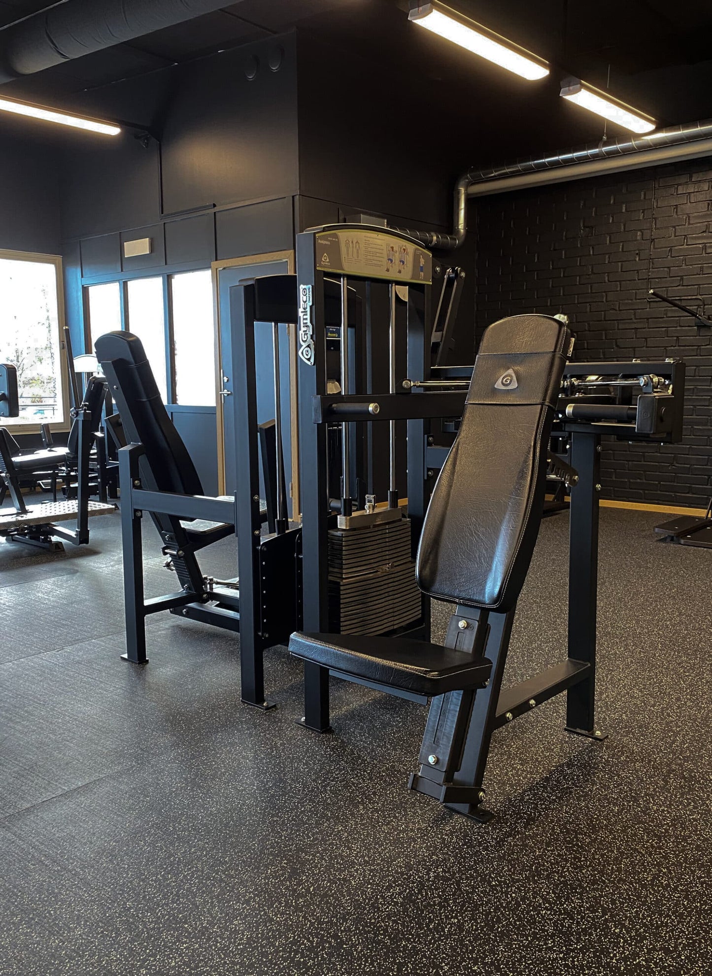 330 Shoulder Press