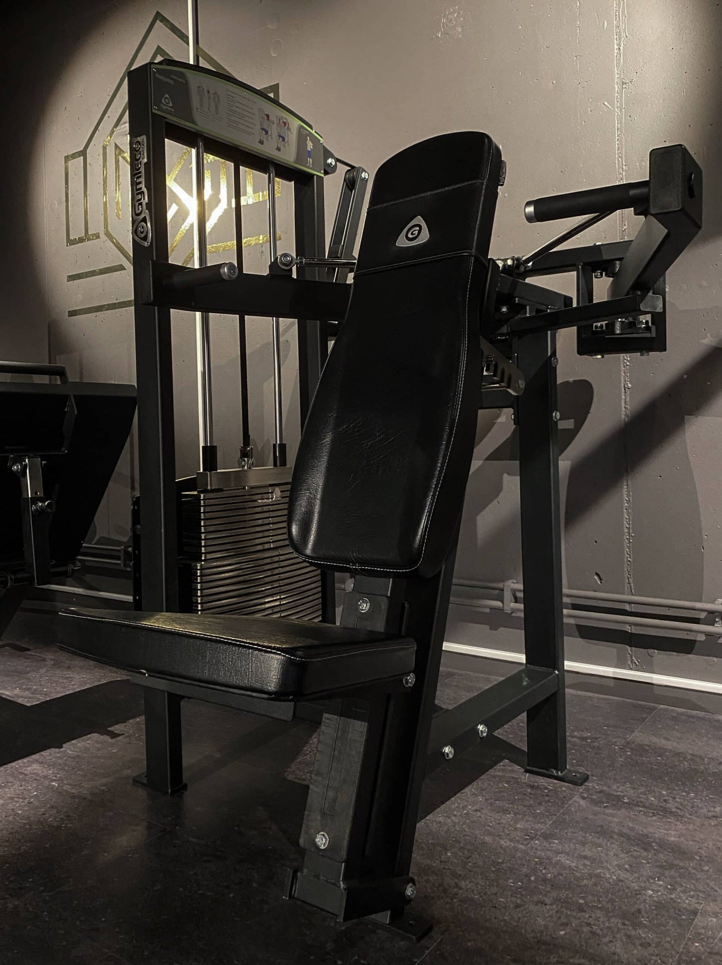 330 Shoulder Press