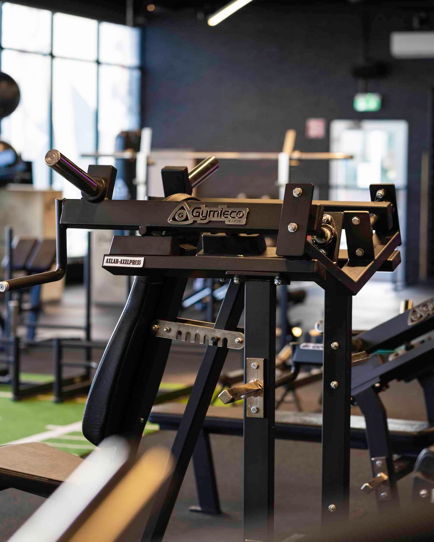 030 Shoulder Press