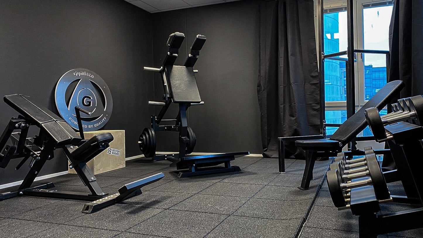 044 V-Squat, Plate Loaded
