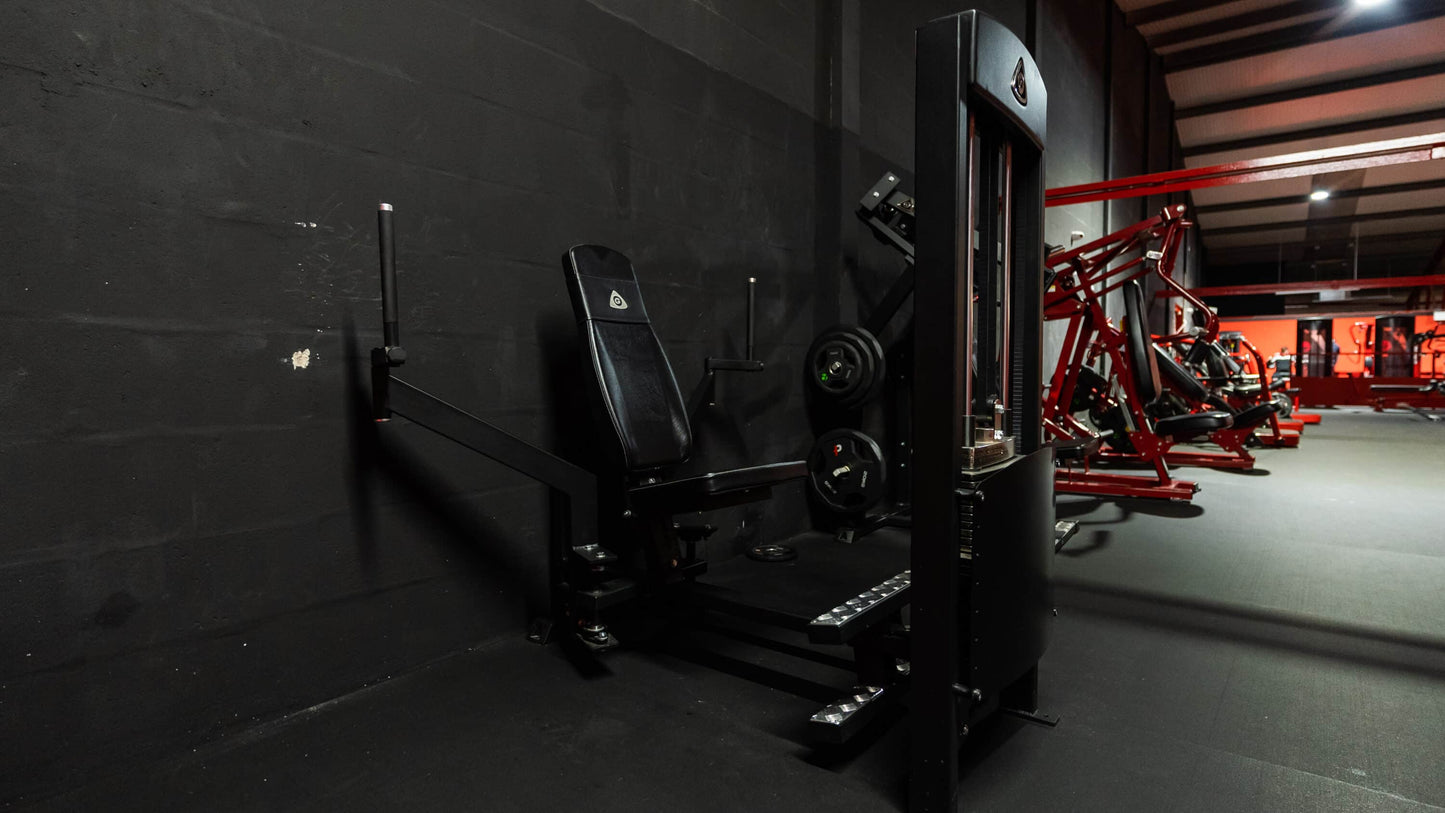 323 Seated Pec Deck