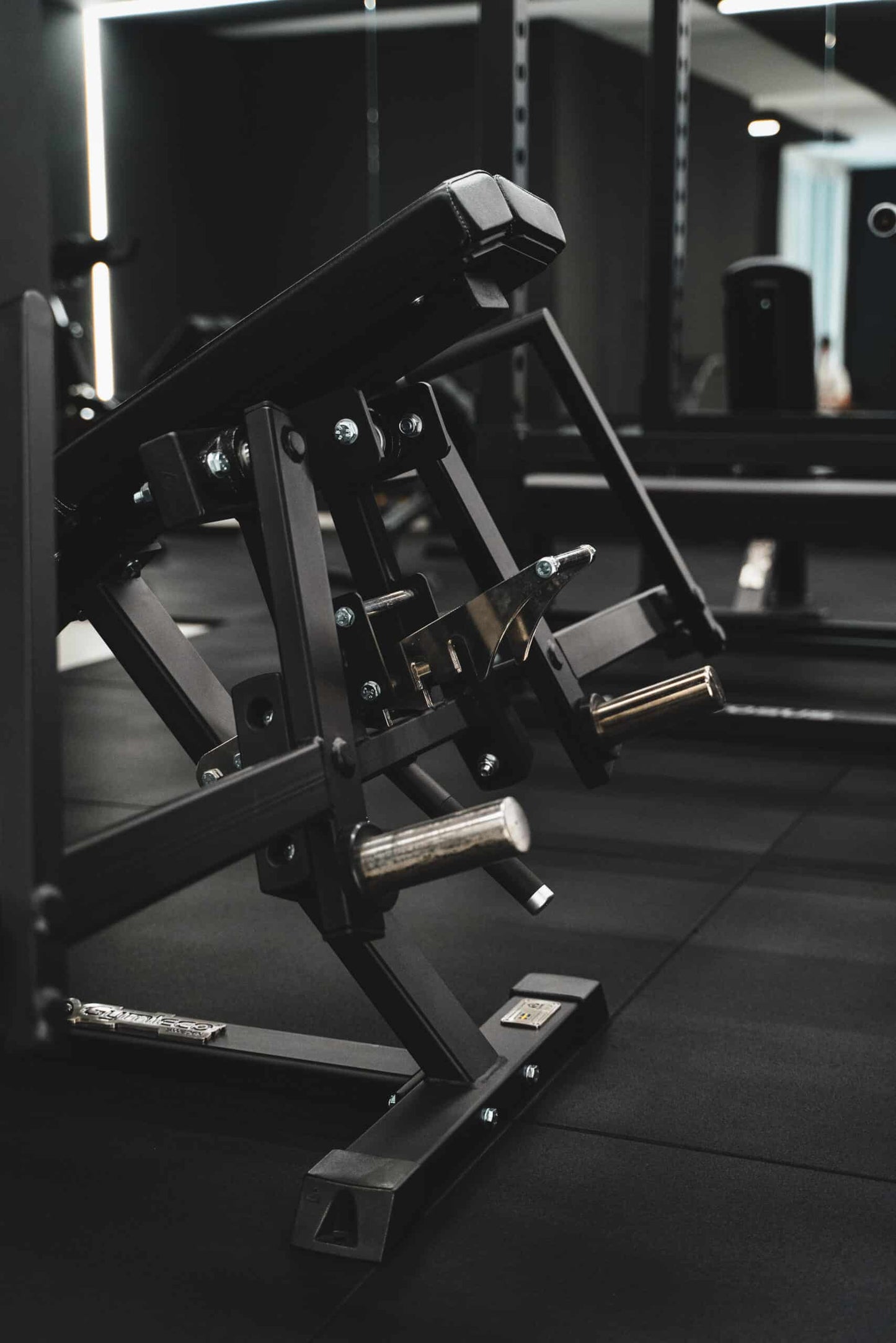 023 Incline Pec Fly