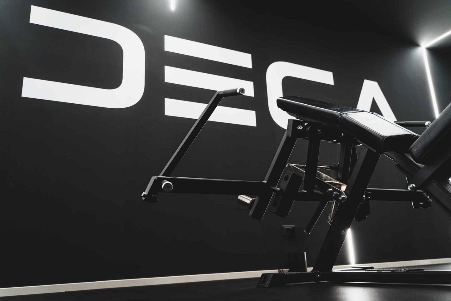023 Incline Pec Fly