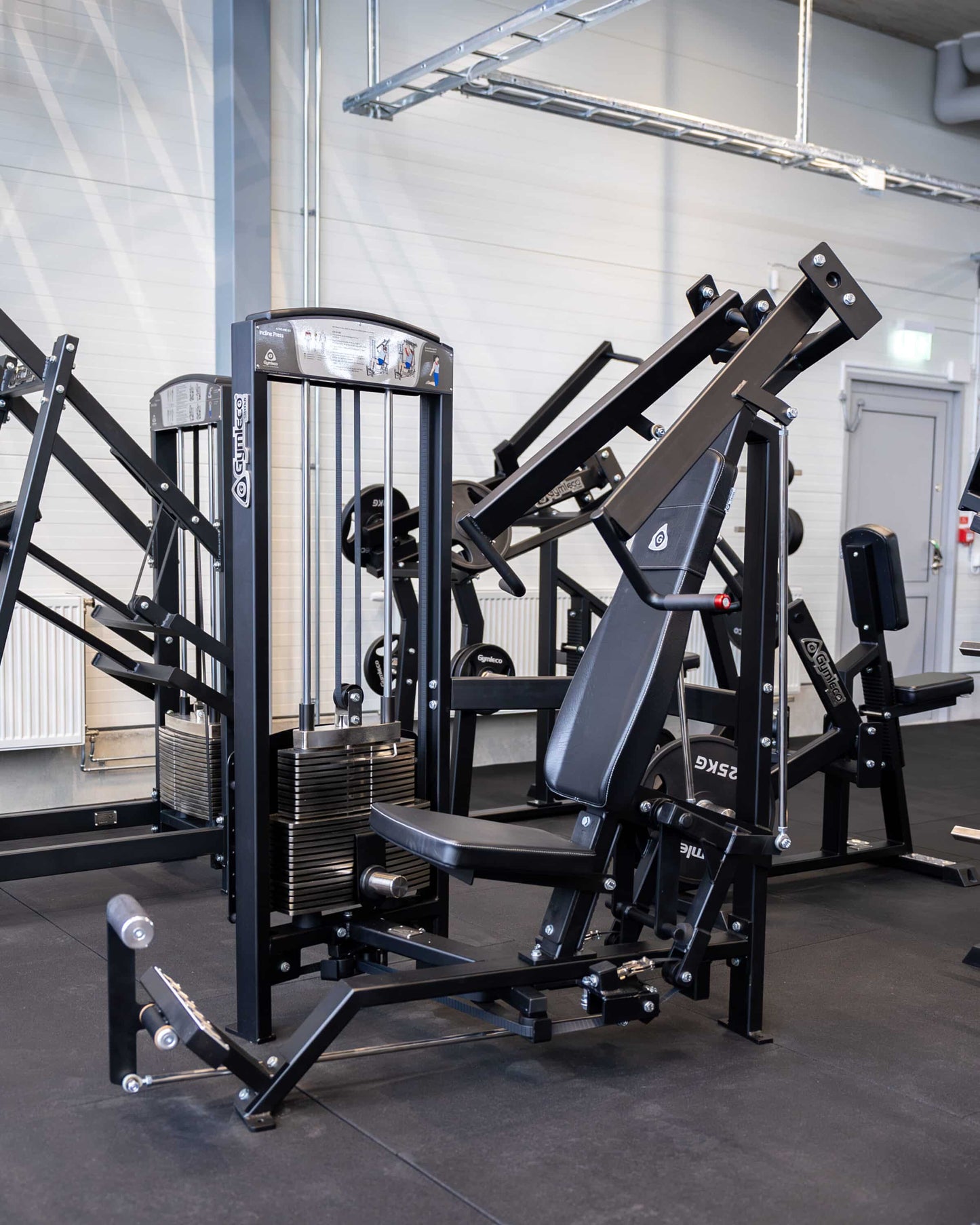 320 Incline Chest Press