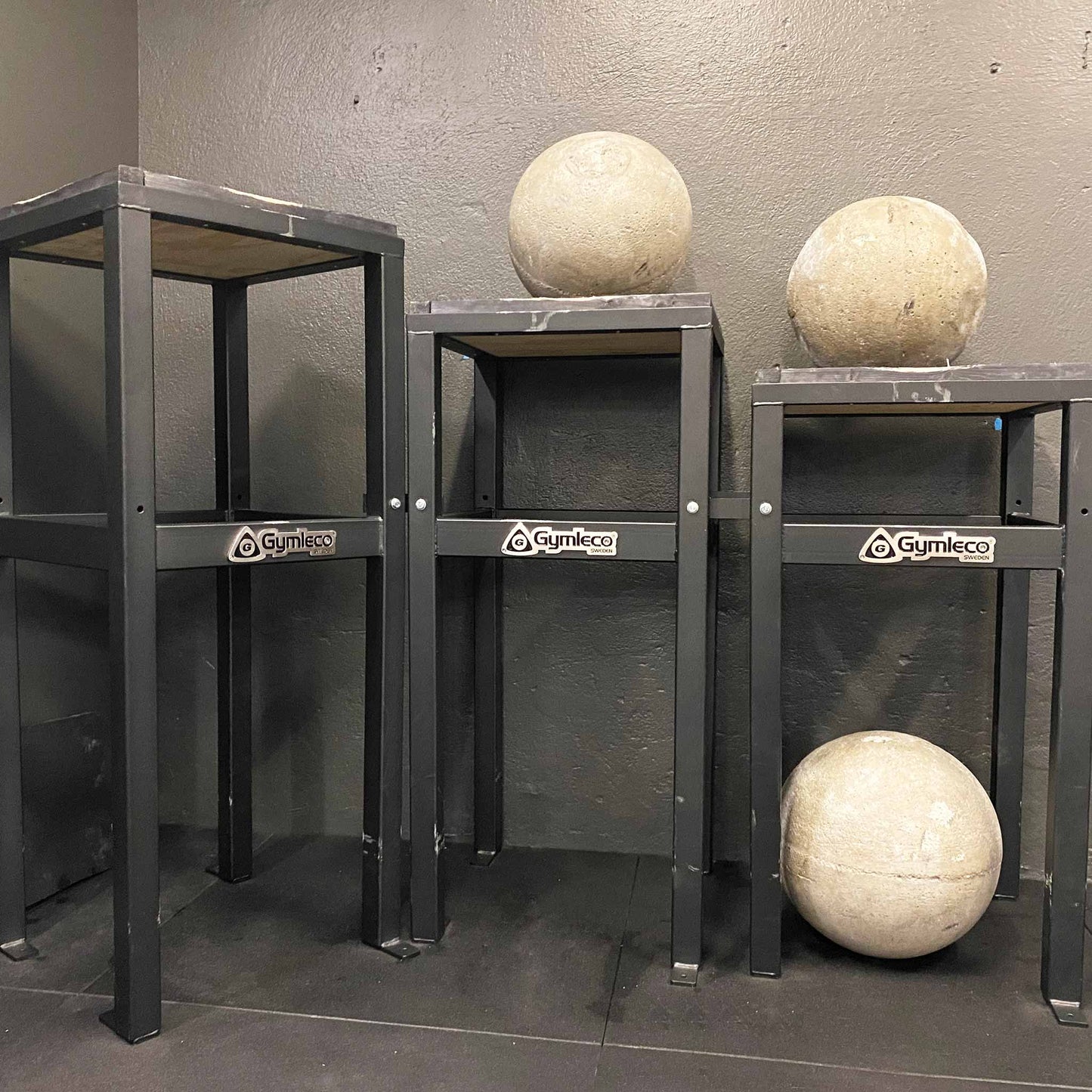 Podiumset voor Atlas Stones